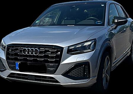 Audi Q2 40TFSI quat Stronic SLine Pano AHK Matrix Garantie