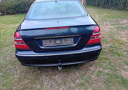 Mercedes-Benz E 320
