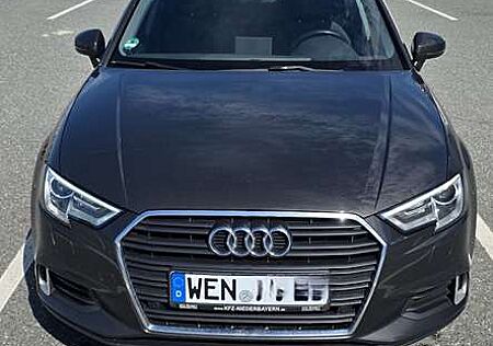 Audi A3 1.6 TDI Lim. FACELIFT- Navi, Xenon, Webasto, Stand