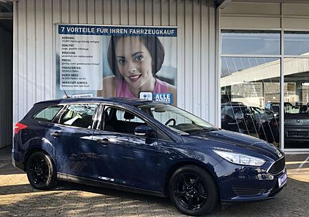 Ford Focus 1.0 EcoBoost*Ambiente*AHK*ALU FELGEN*KLIMA*2 Hand
