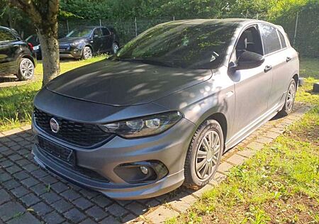 Fiat Tipo S-Design Navi Xenon Leder Sport TÜV neu