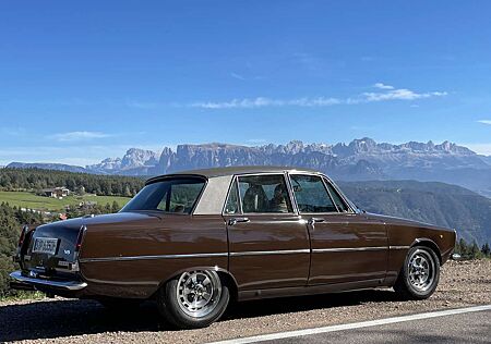 Rover P6 3500S