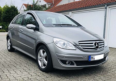 Mercedes-Benz B 180 *abnehmb. AHK, PDC, DPF*