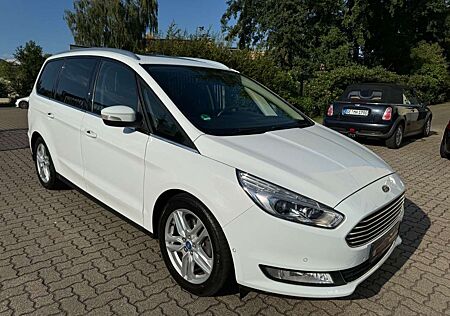 Ford Galaxy Titanium 7 Sitzer Panorama Navi