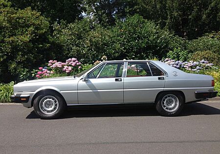 Maserati Quattroporte III 4.9 V8 italien Rolls Royce autom.