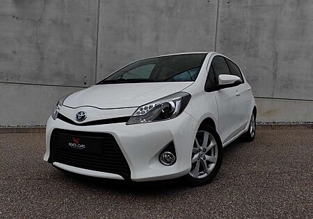 Toyota Yaris Hybrid Club LEDER|KEYLESS|NAVI|TEMPOMAT|8Fach