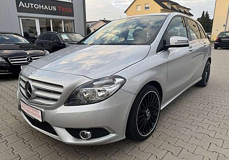 Mercedes-Benz B 180 NAVI/KLIMA/SHZ/8x BEREIFT