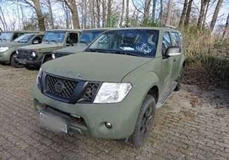 Nissan Pathfinder 2.5 dCi DPF 4WD