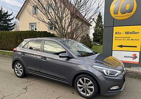 Hyundai i20 blue YES! Gute Ausstattung