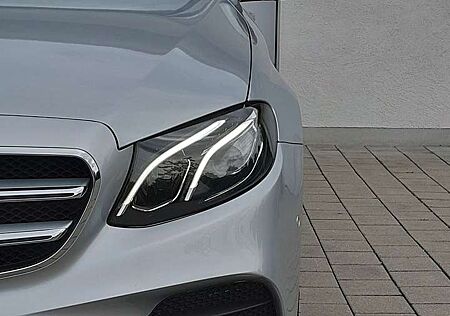 Mercedes-Benz E 220 d Limo/3xAMG-Line/LED/360°/Pano/20"