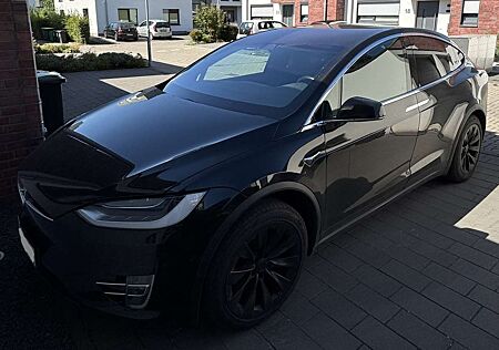 Tesla Model X 75D Allradantrieb