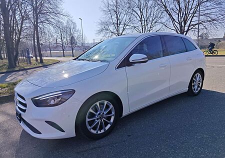Mercedes-Benz B 220 Widescreen DCT Lenkrad Heizung