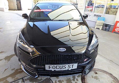 Ford Focus ST 2.0 EcoBoost