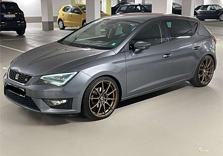 Seat Leon FR 2.0 TDI DSG | Sehr gepflegt