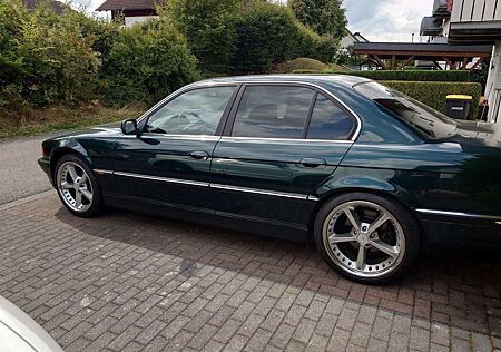 BMW 728iL 728