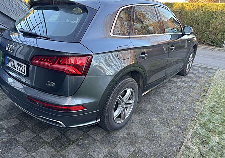 Audi Q5 2.0 TDI quattro S tronic design