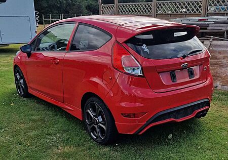 Ford Fiesta 1.6 EcoBoost mit Leder-Sport-Paket ST