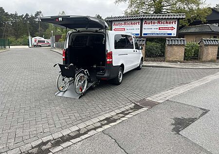 Mercedes-Benz Vito 111 CDI Pro extralang, neuer Rollstuhlumbau