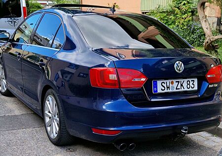 VW Jetta Volkswagen 2.0 TDI Highline