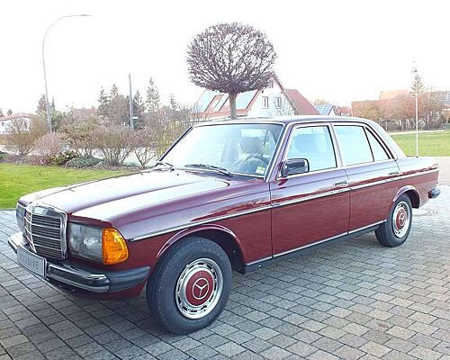 Mercedes-Benz 230 230 E W123 - DE Auto - lückenlose Historie