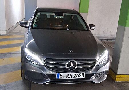 Mercedes-Benz 220