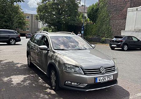 VW Passat Alltrack Volkswagen 2.0 TDI 4Motion DSG BlueMotion Tec