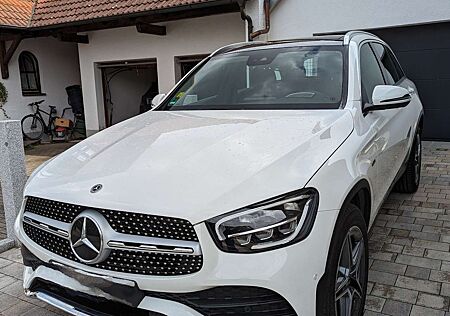 Mercedes-Benz GLC 300 e 4Matic 9G-TRONIC AMG Line