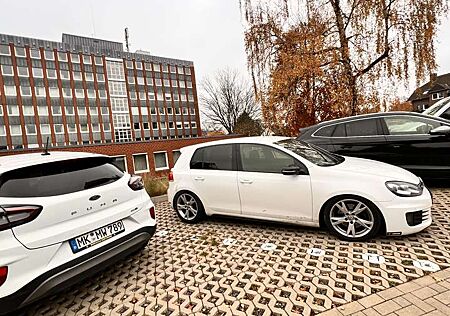 VW Golf Volkswagen 2.0 TDI DPF DSG GTD
