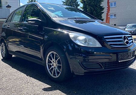 Mercedes-Benz B 150 / Neue TÜV