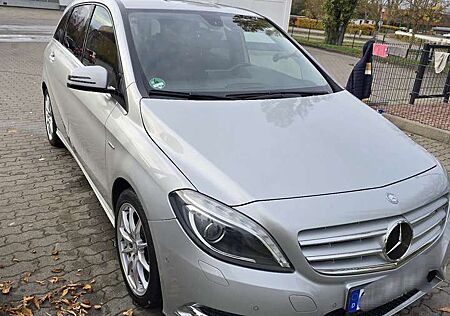 Mercedes-Benz B 180 CDI (BlueEFFICIENCY) 7G-DCT