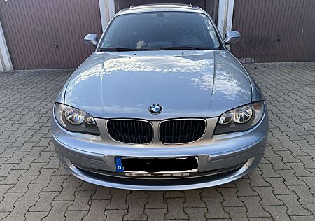 BMW 116i 116 1er (5-Türer) Aut. Lifestyle