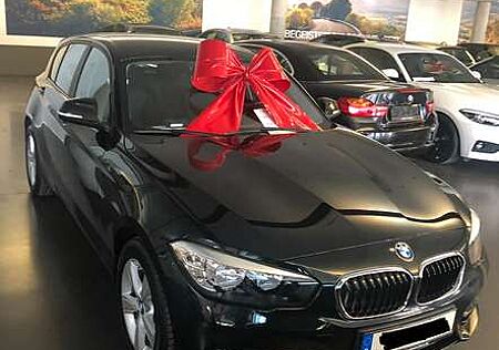 BMW 118d 118 Sport Line SPORT Lenkrad- Hochglanz Innenraum