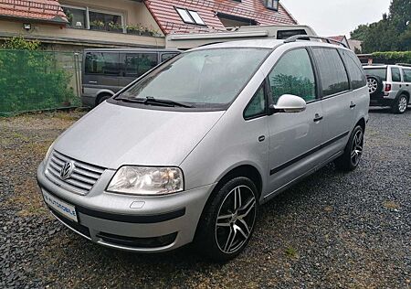 VW Sharan Volkswagen Trendline, Zahnriemen neu, Top Zustand