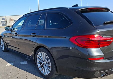 BMW 520 d xDrive Luxury Line, Stdhzg., HUD, AHK, Leder
