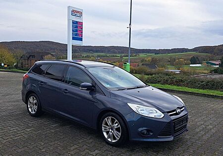 Ford Focus Turnier 1.6 TDCi/Kombi/Titanium/2Hand