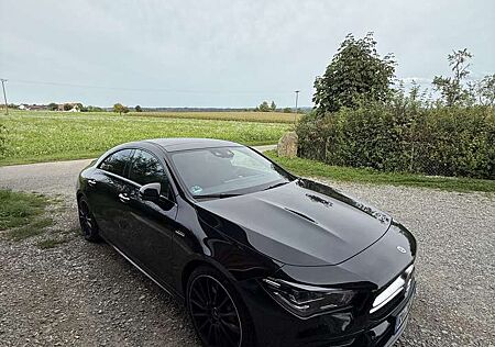 Mercedes-Benz CLA 35 AMG 4Matic Speedshift 7G-DCT