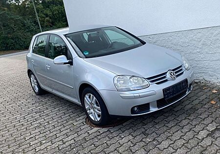 VW Golf Volkswagen V Lim. 1.4 Tour Klima SHZ PDC