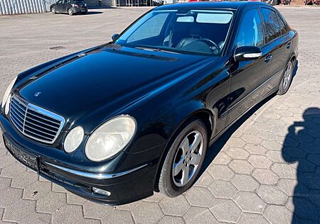 Mercedes-Benz E 240 Lim. Avantgarde Automatik Leder Navi Xenon