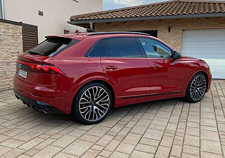 Audi SQ8 Q8 S TFSI quattro tiptronic Facelift in Chillirot