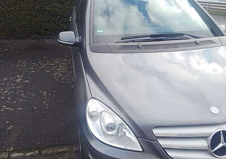 Mercedes-Benz B 180 CDI (245.207)