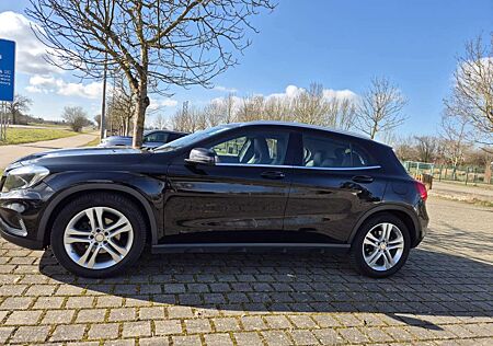 Mercedes-Benz GLA 220 d 4Matic 7G-DCT StreetStyle