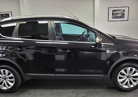 Ford Kuga 2,0 TDCi 4x4 Titanium AHK PDC TÜV 09/2027