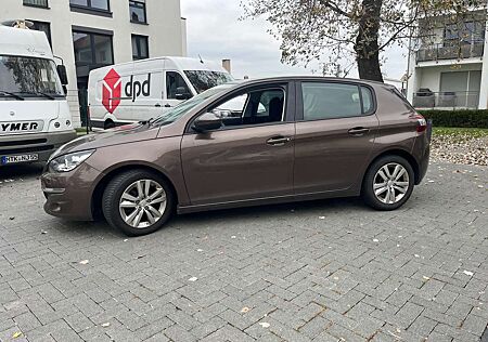 Peugeot 308 Active 1.6 Turbo ,Allwetterreifen