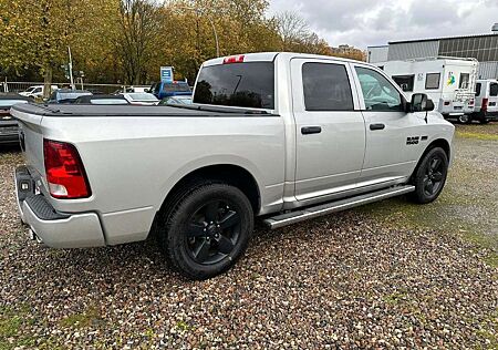 Dodge RAM 1500 Crew Cab V8 black Package 2018 Sale!!