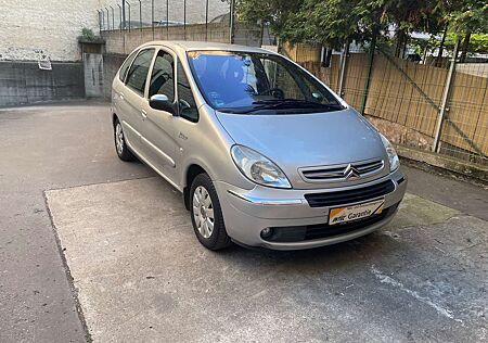 Citroën Xsara Picasso Citroen 1.8 16V Exclusive / Anhängerkupplung