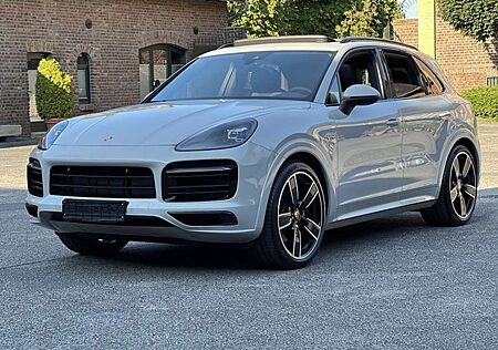 Porsche Cayenne E-Hybrid BOSE*LED*22 CLASSIC*KAMERA*SPORT*AHK*PAS