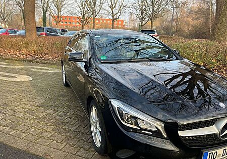 Mercedes-Benz CLA 200 CLA Shooting Brake Diesel Sehr gepflegt,Automatik,Vollleder,Panorama,Kamera.