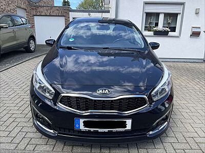 Kia Ceed / cee'd 1.6 CRDi 136 ISG Dream Team Edition