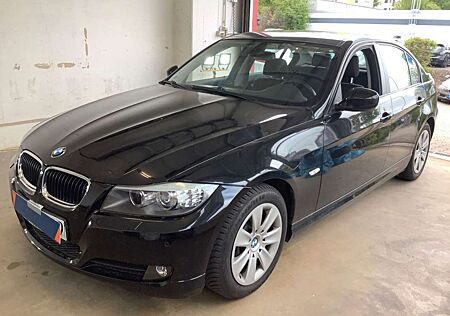 BMW 318 i*Automatik*1.Hand*Xenon*PDC*Facelift*S- Heft