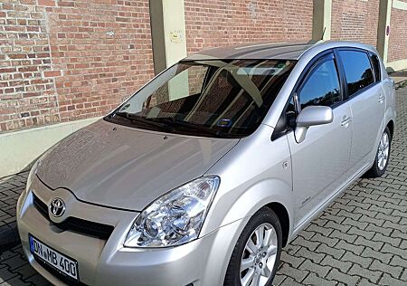 Toyota Corolla Verso 2.2 D-4D DPF 01/2008 7-Sitzer